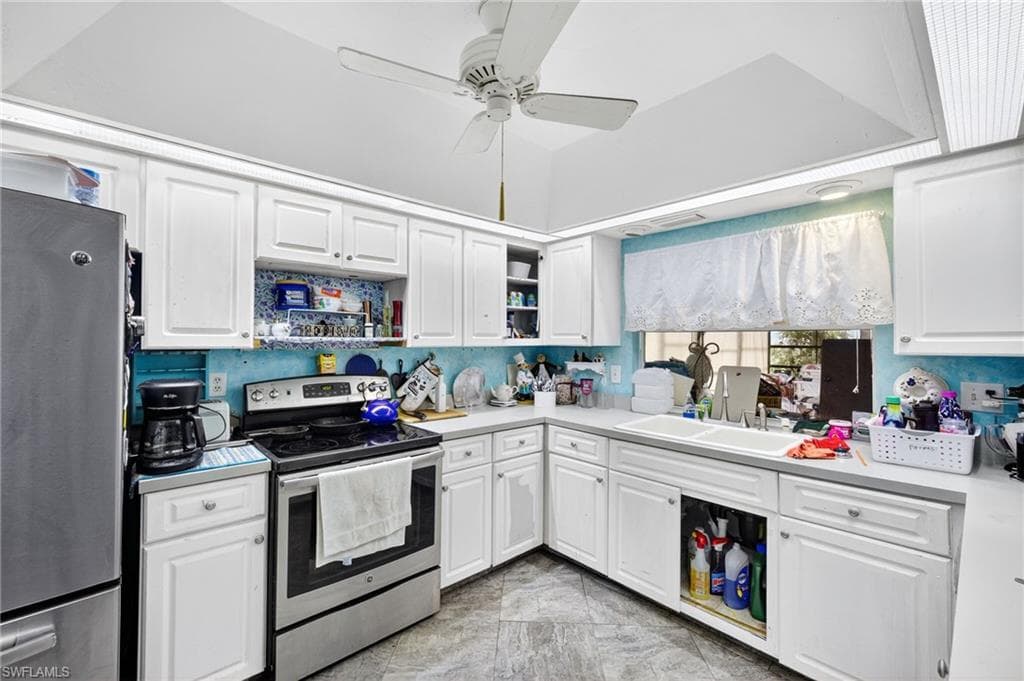 950 Charlemagne Blvd, Naples, FL 34112-7