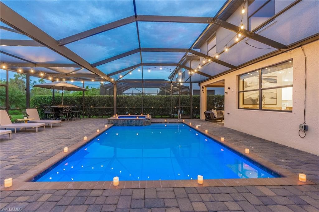 1588 Vizcaya Ln, Naples, FL 34113-19
