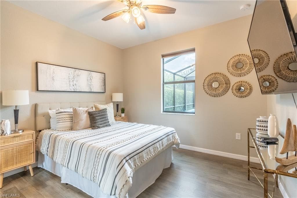 1588 Vizcaya Ln, Naples, FL 34113-21