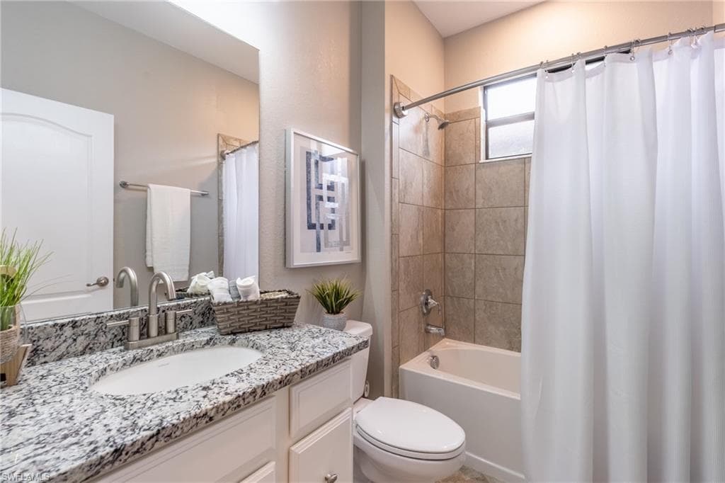 1588 Vizcaya Ln, Naples, FL 34113-22