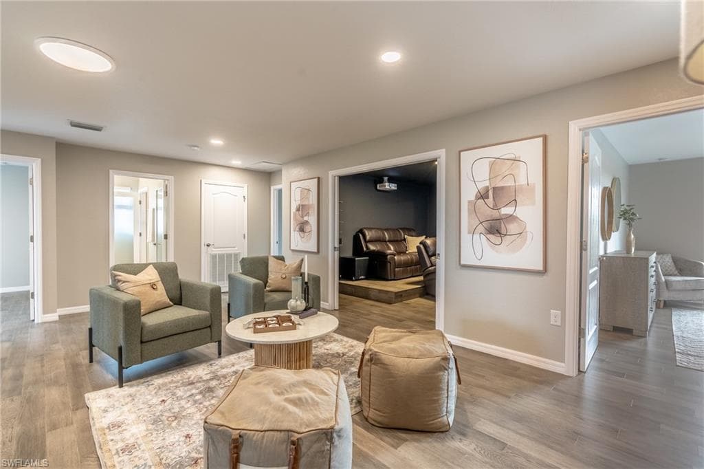 1588 Vizcaya Ln, Naples, FL 34113-25