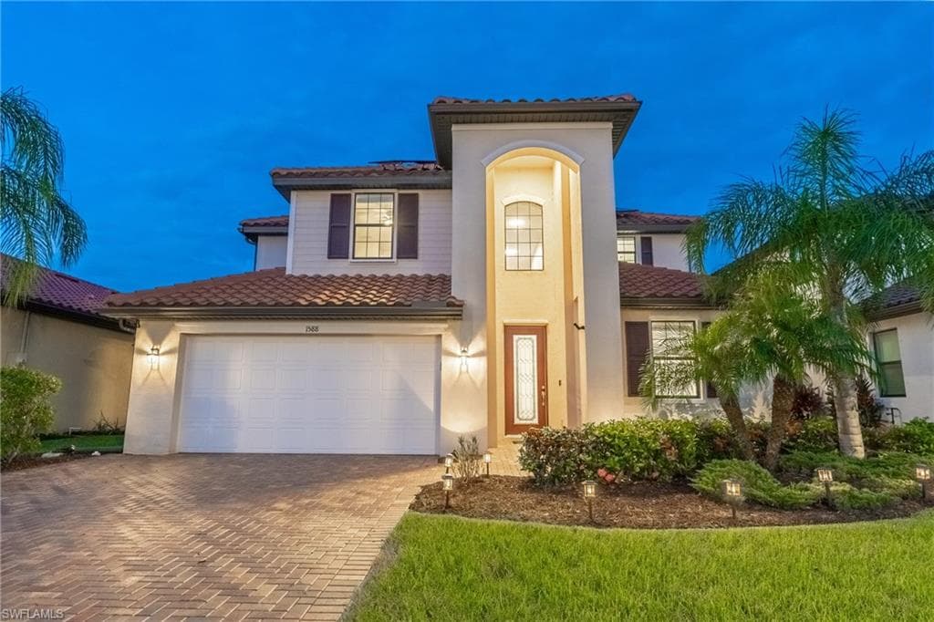 1588 Vizcaya Ln, Naples, FL 34113-2