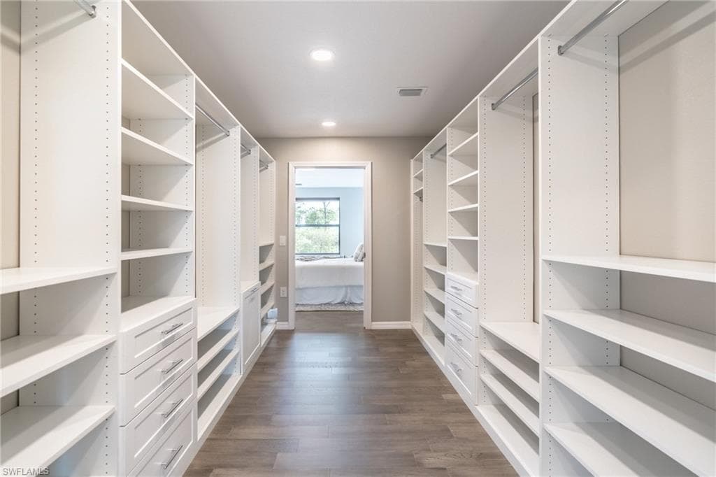 1588 Vizcaya Ln, Naples, FL 34113-29