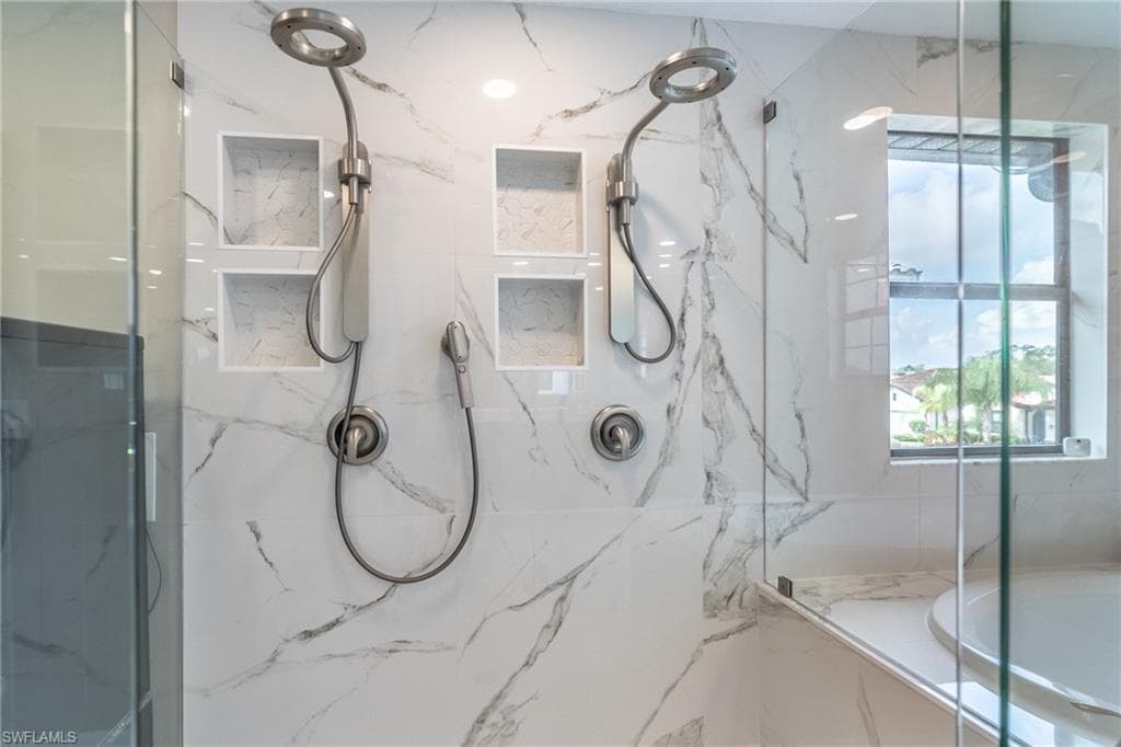 1588 Vizcaya Ln, Naples, FL 34113-31