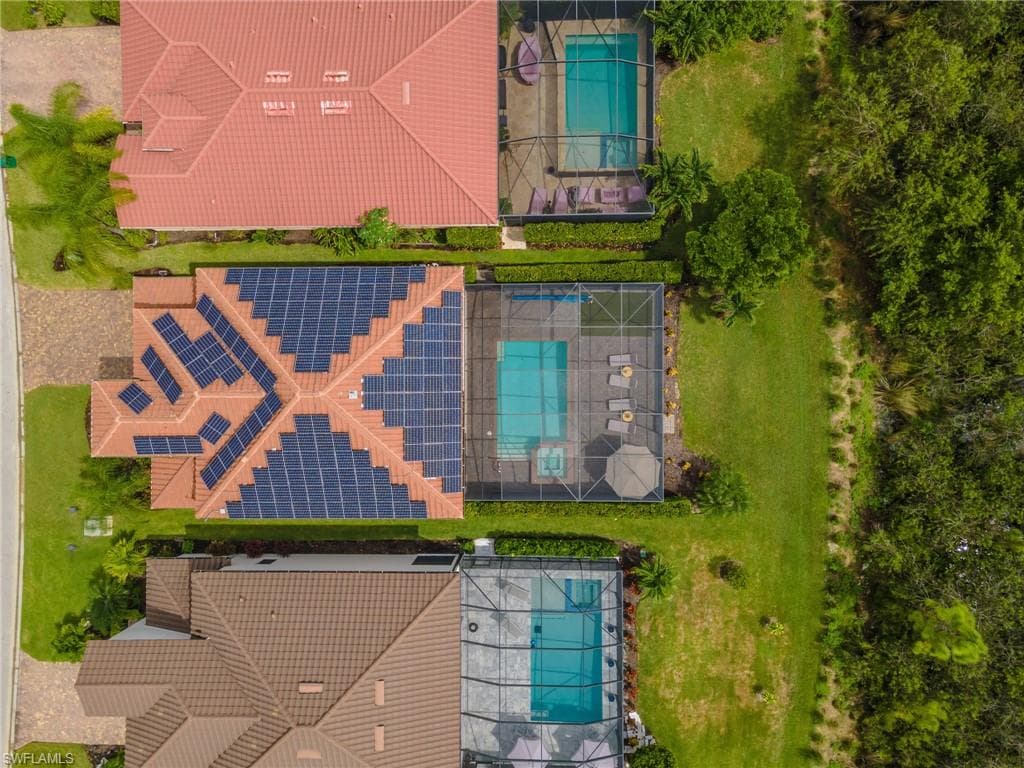 1588 Vizcaya Ln, Naples, FL 34113-42