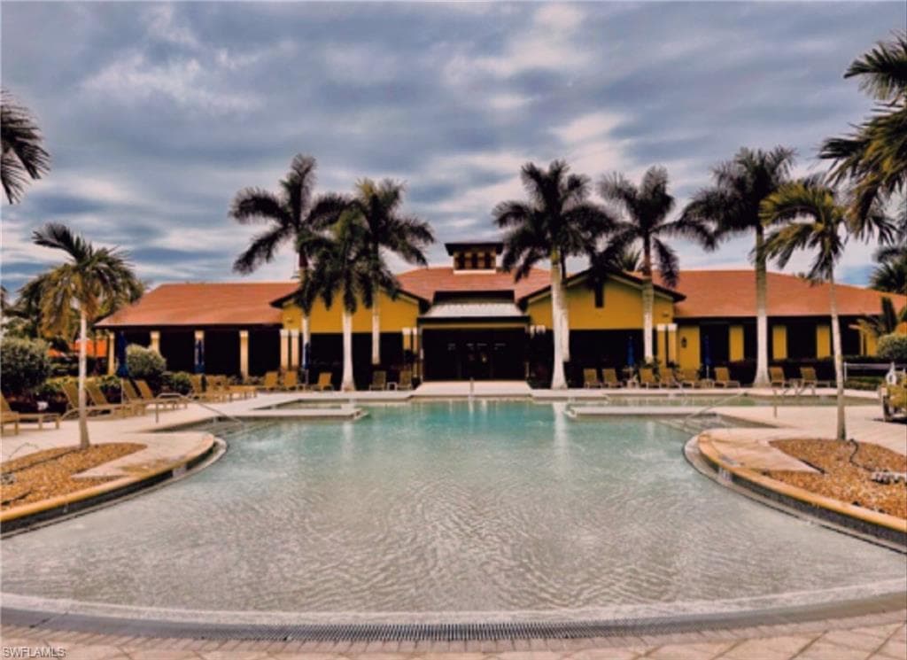 1588 Vizcaya Ln, Naples, FL 34113-45