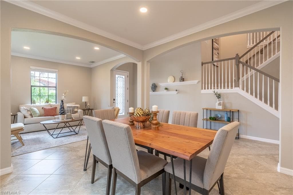 1588 Vizcaya Ln, Naples, FL 34113-8