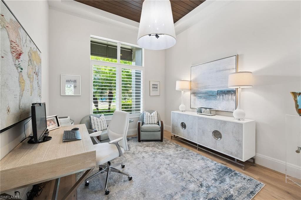 745 Riviera Dr, Naples, FL 34103-17