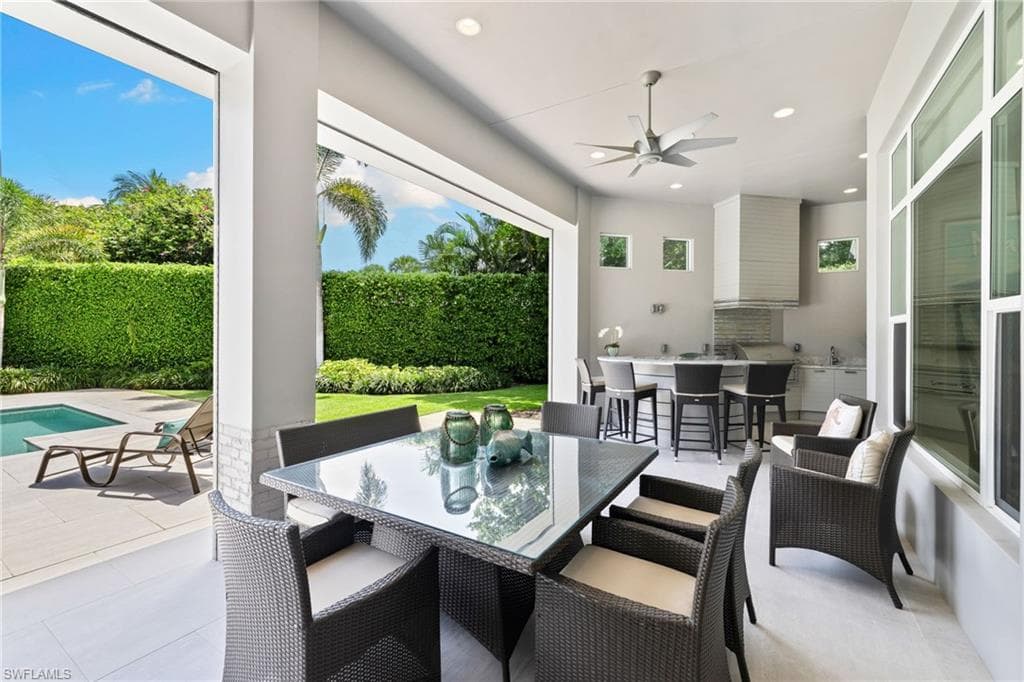 745 Riviera Dr, Naples, FL 34103-33