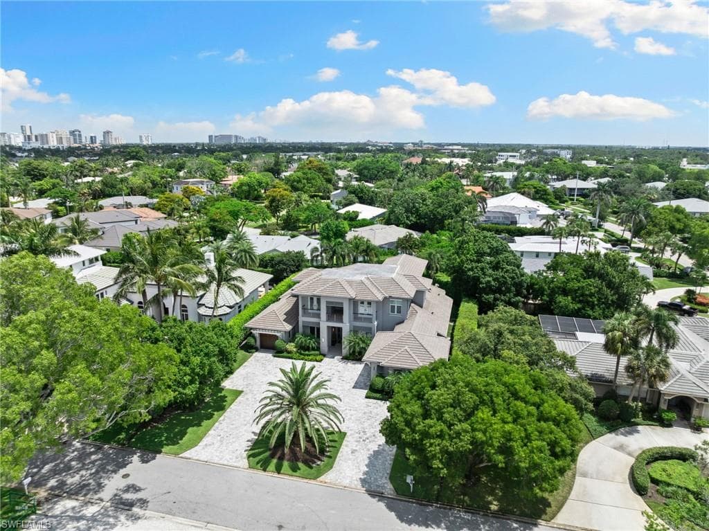 745 Riviera Dr, Naples, FL 34103-40
