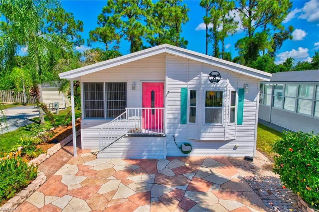 1031 Crystal Lake Dr, Naples, FL 34120-20