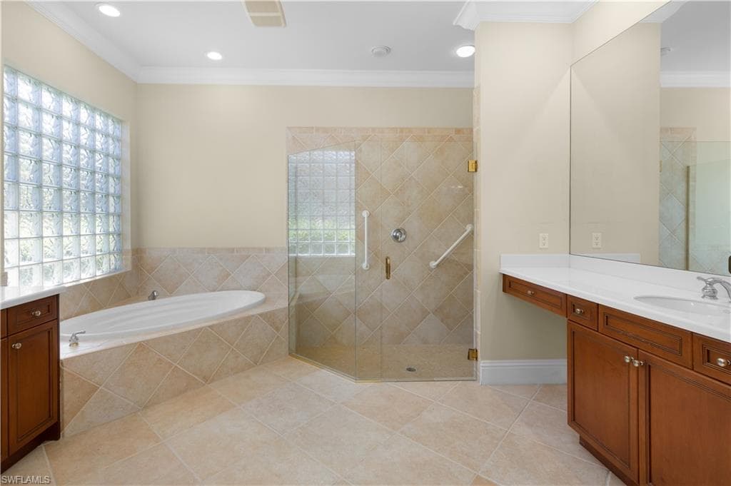 12103 Via Cercina Dr, Bonita Springs, FL 34135-12