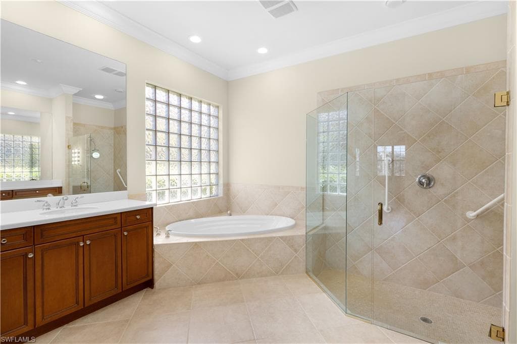 12103 Via Cercina Dr, Bonita Springs, FL 34135-13