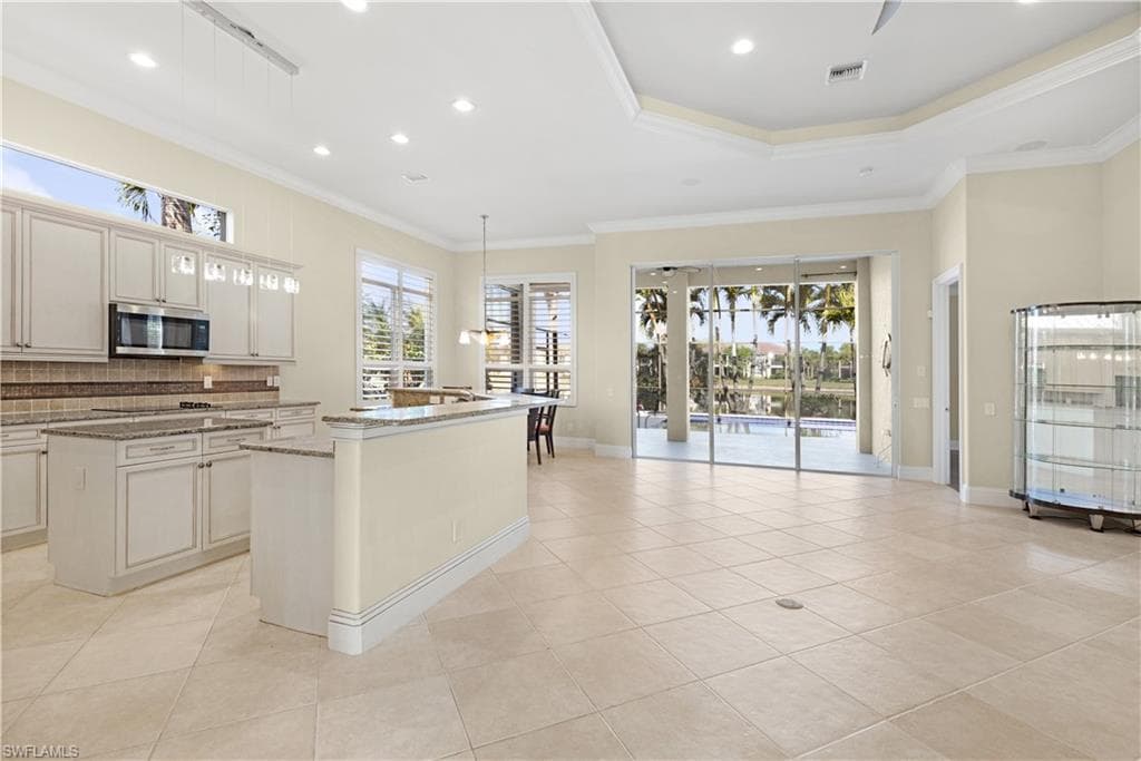 12103 Via Cercina Dr, Bonita Springs, FL 34135-5