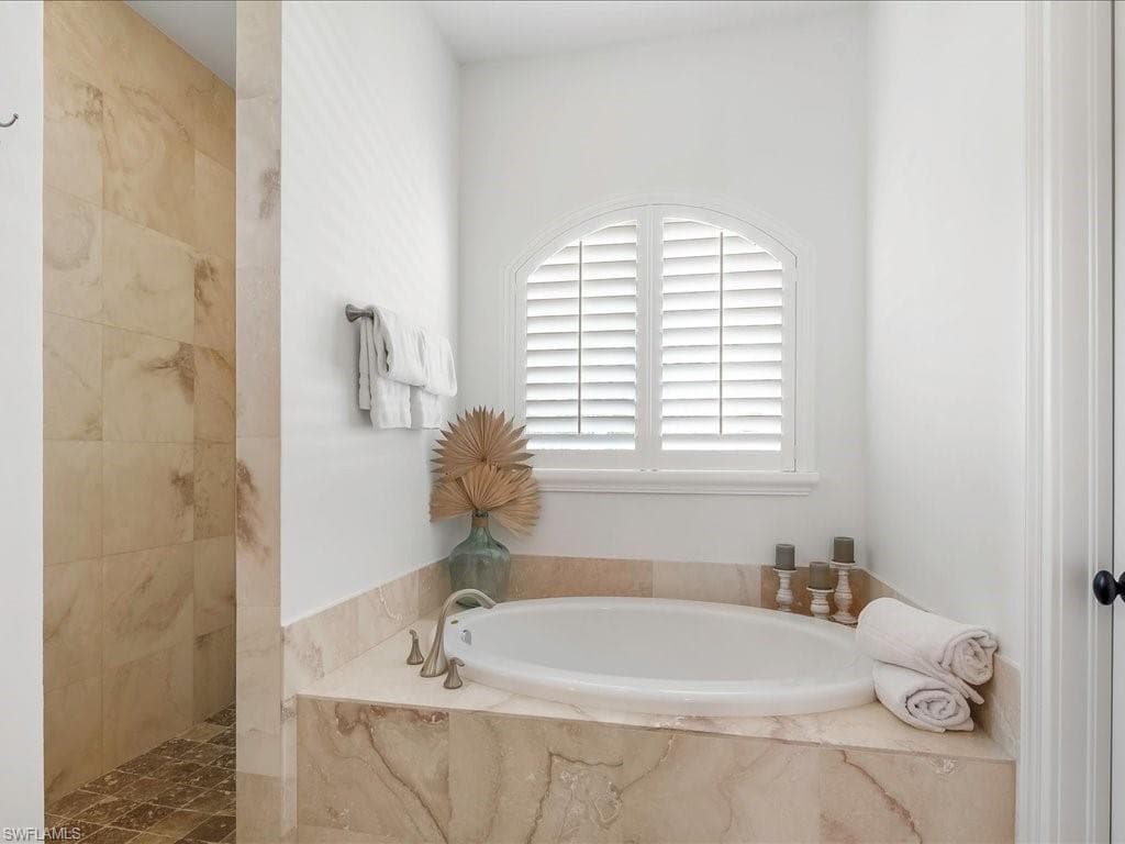 1812 Maywood Ct, Marco Island, FL 34145-25