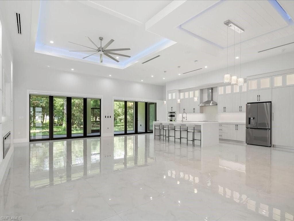 103 14th St SE, Naples, FL 34117-9