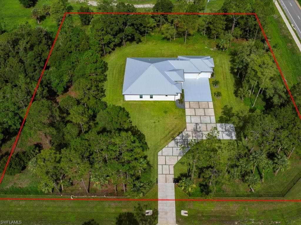 103 14th St SE, Naples, FL 34117-40