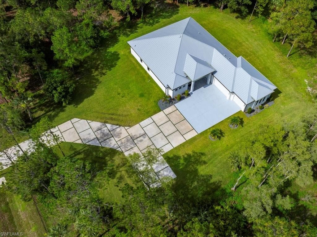 103 14th St SE, Naples, FL 34117-44