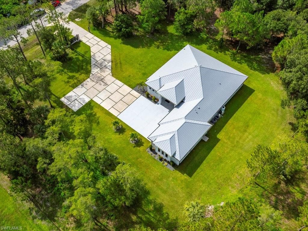 103 14th St SE, Naples, FL 34117-45