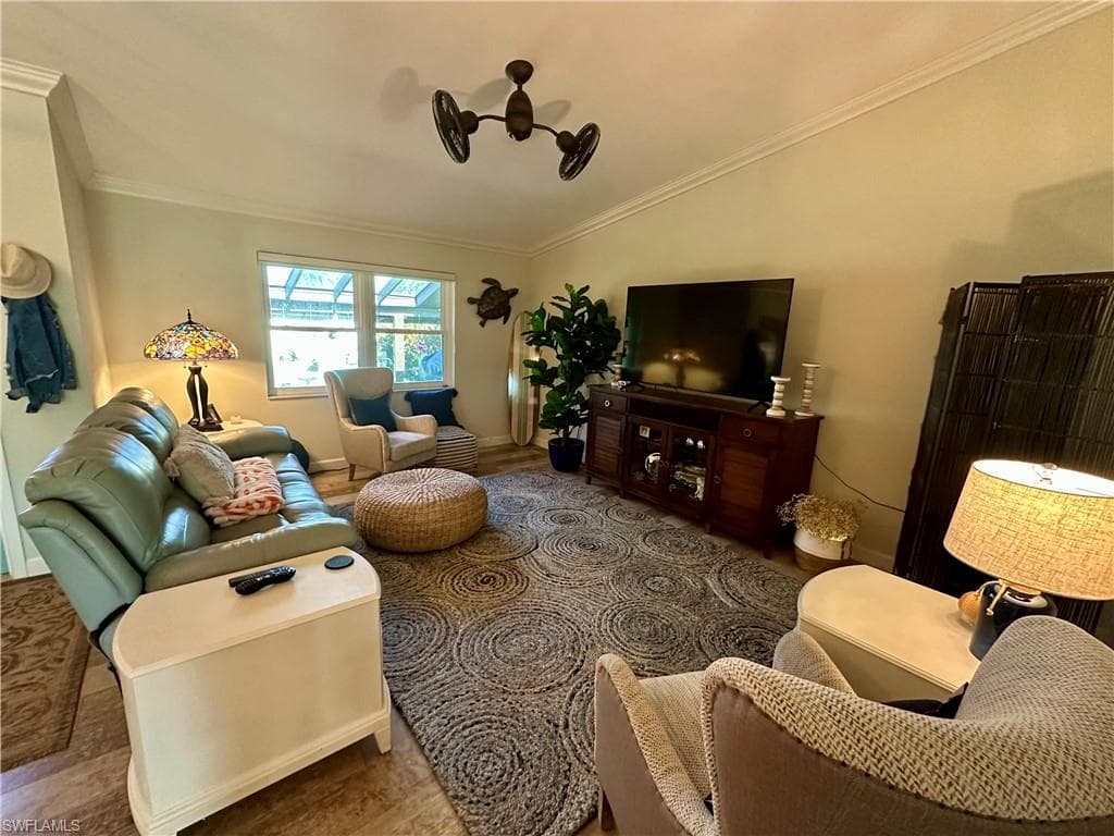107 Round Key Cir E9, Naples, FL 34112-9