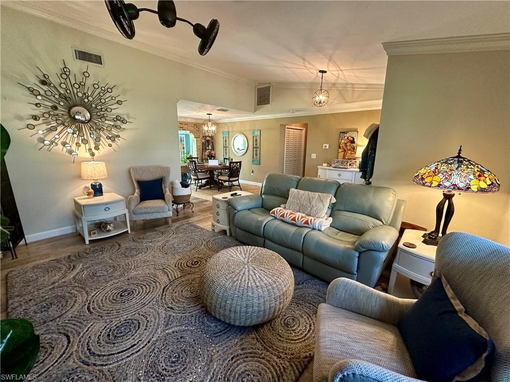 107 Round Key Cir E9, Naples, FL 34112-11