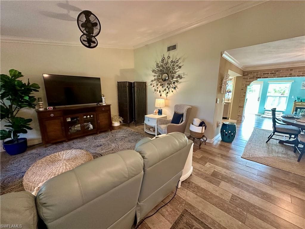 107 Round Key Cir E9, Naples, FL 34112-12