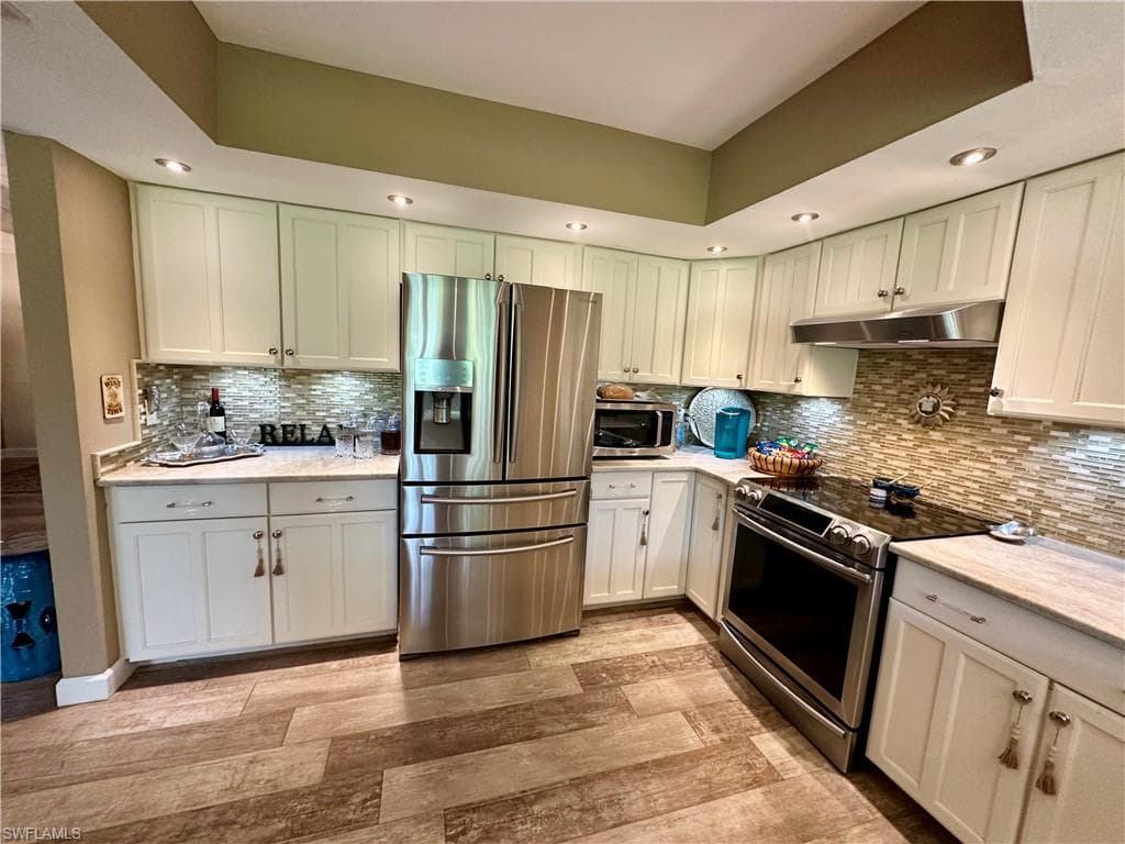 107 Round Key Cir E9, Naples, FL 34112-18