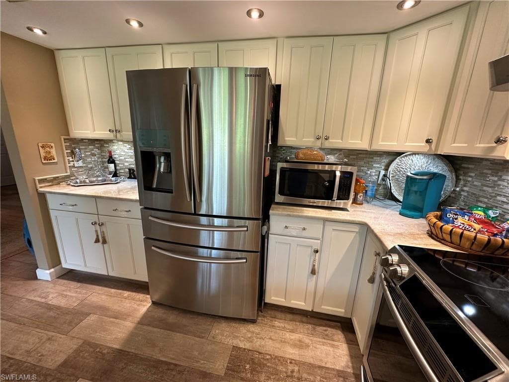 107 Round Key Cir E9, Naples, FL 34112-19