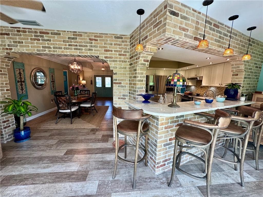 107 Round Key Cir E9, Naples, FL 34112-23
