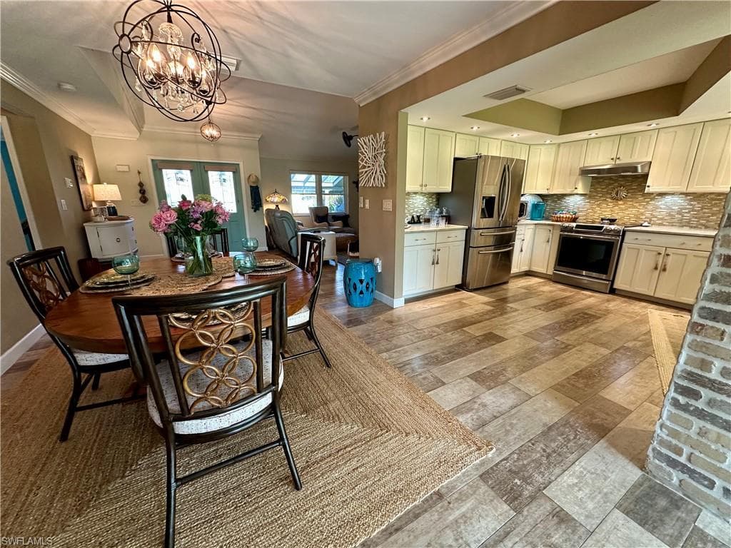 107 Round Key Cir E9, Naples, FL 34112-24