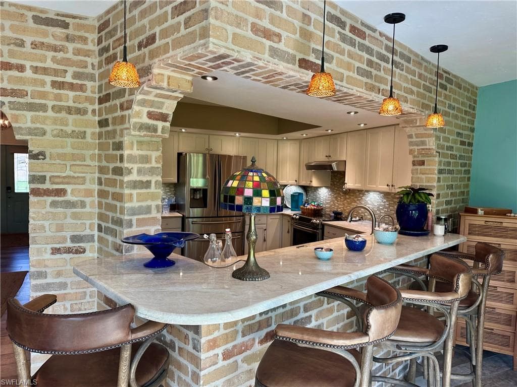 107 Round Key Cir E9, Naples, FL 34112-25