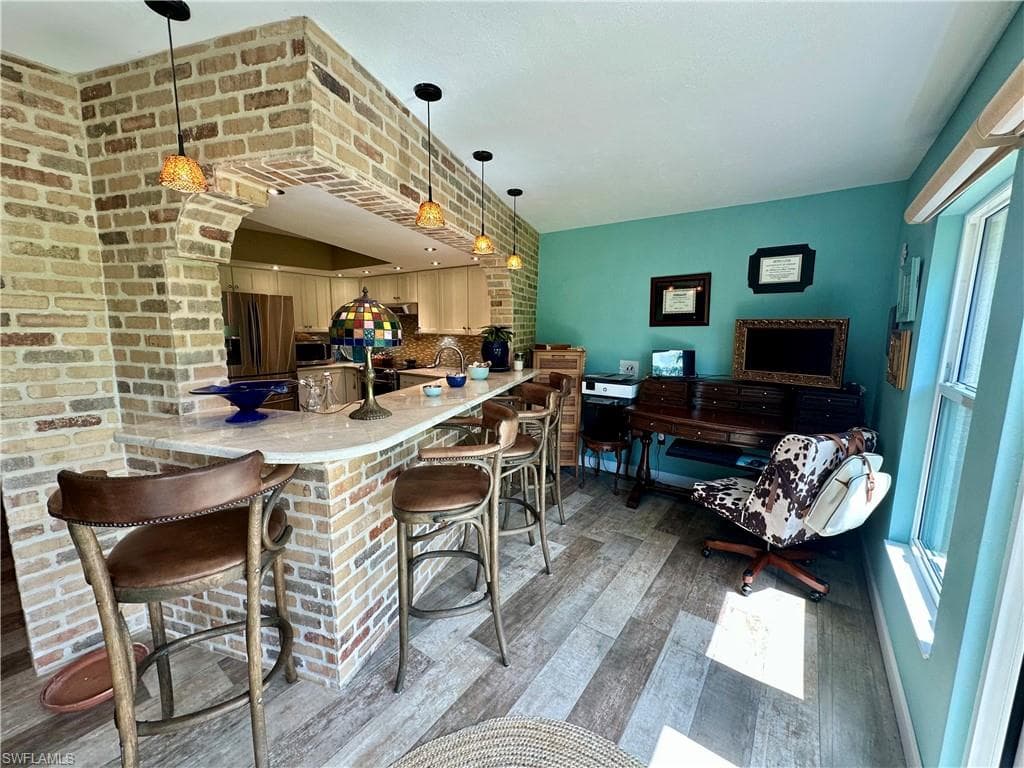 107 Round Key Cir E9, Naples, FL 34112-27
