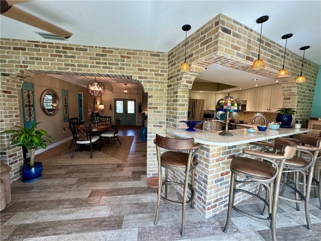 107 Round Key Cir E9, Naples, FL 34112-28