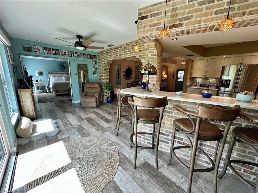107 Round Key Cir E9, Naples, FL 34112-29