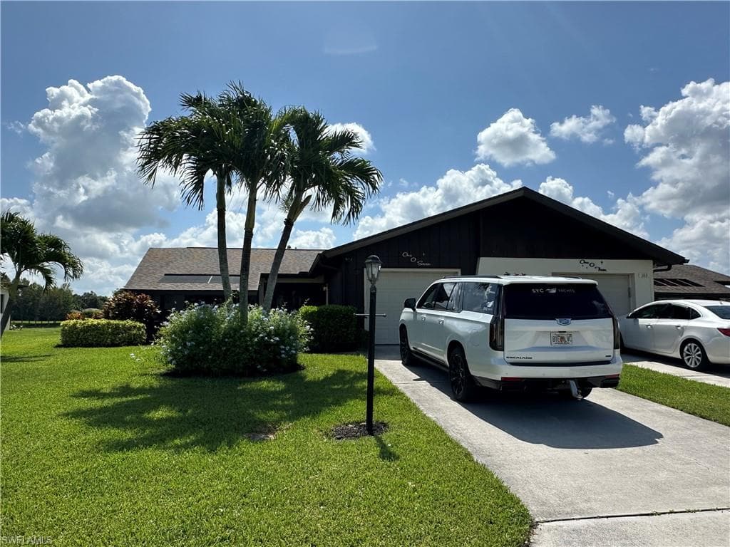 107 Round Key Cir E9, Naples, FL 34112-3