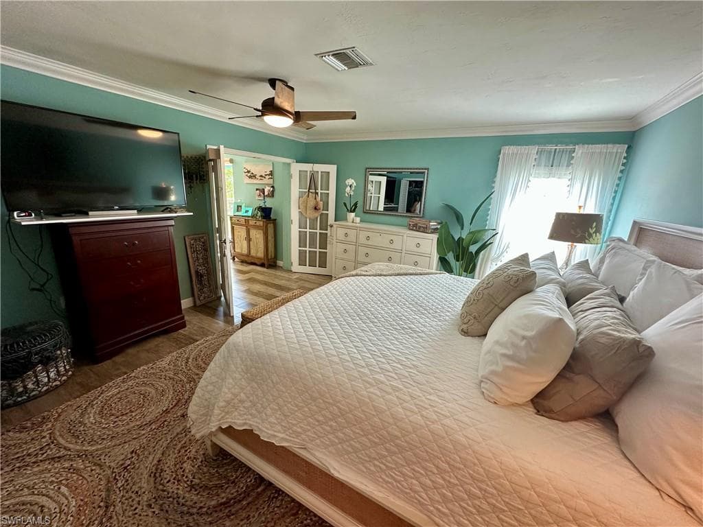 107 Round Key Cir E9, Naples, FL 34112-39