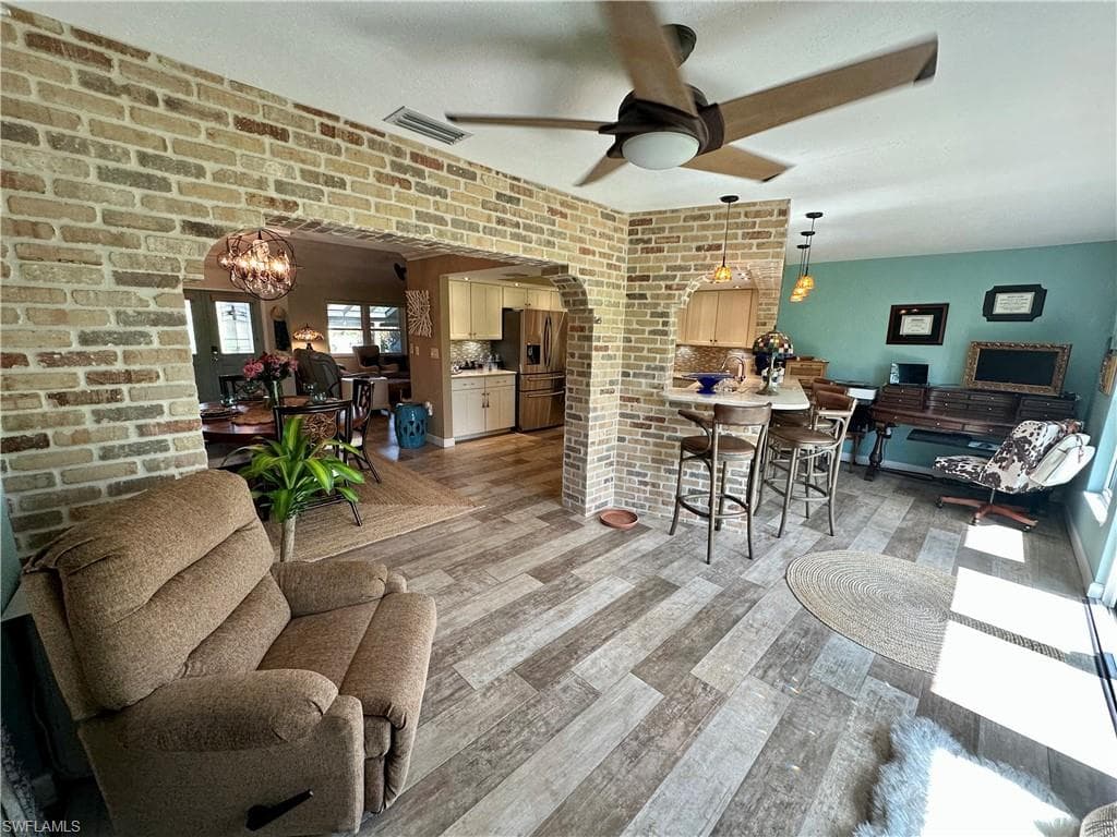 107 Round Key Cir E9, Naples, FL 34112-43