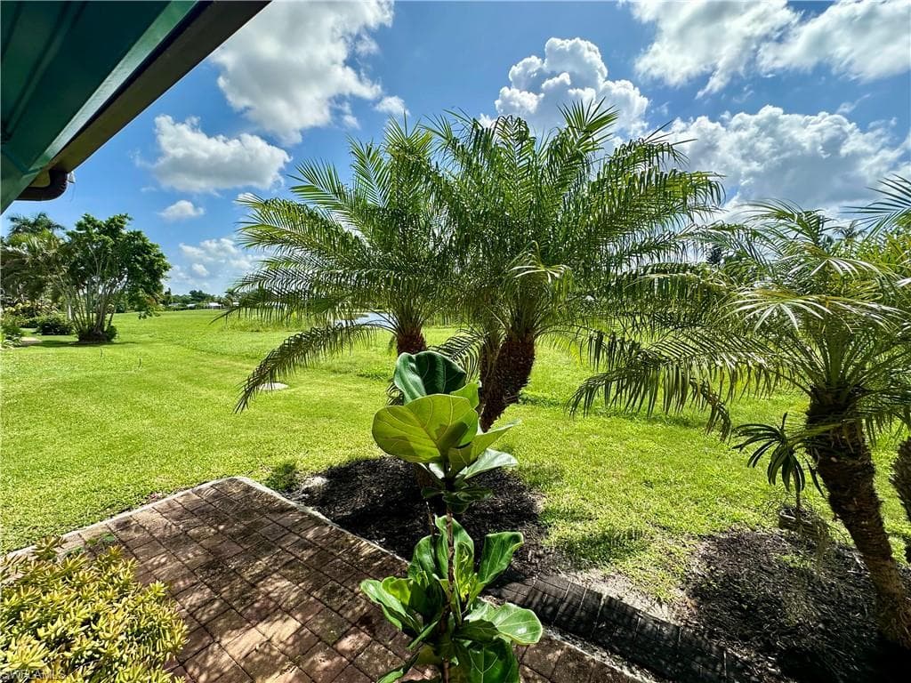 107 Round Key Cir E9, Naples, FL 34112-45