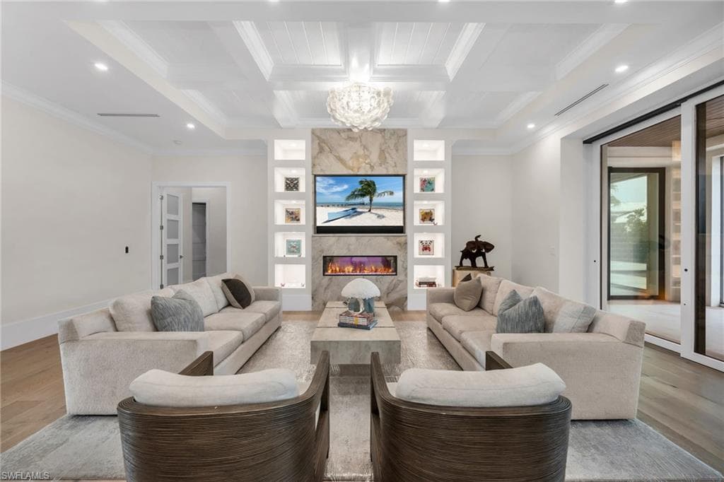 3190 Crayton Rd, Naples, FL 34103-11