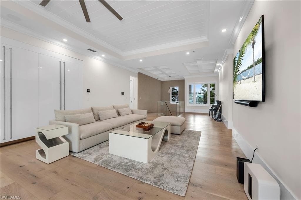 3190 Crayton Rd, Naples, FL 34103-30