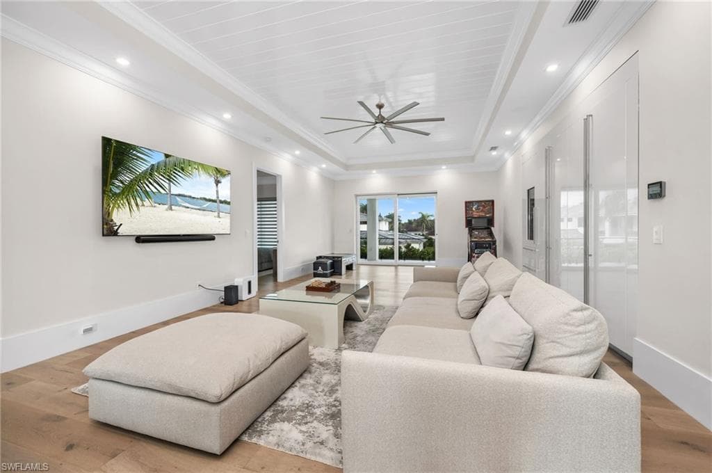 3190 Crayton Rd, Naples, FL 34103-31