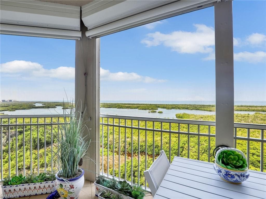 1001 Arbor Lake Dr 1102, Naples, FL 34110-27