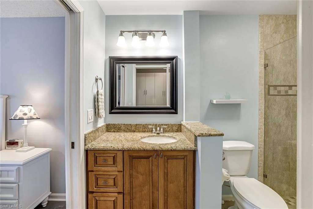 6860 Dennis Cir K204, Naples, FL 34104-15