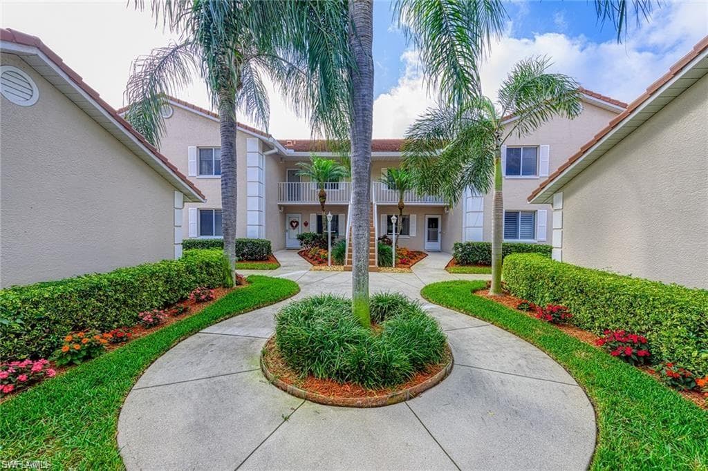 6860 Dennis Cir K204, Naples, FL 34104-3
