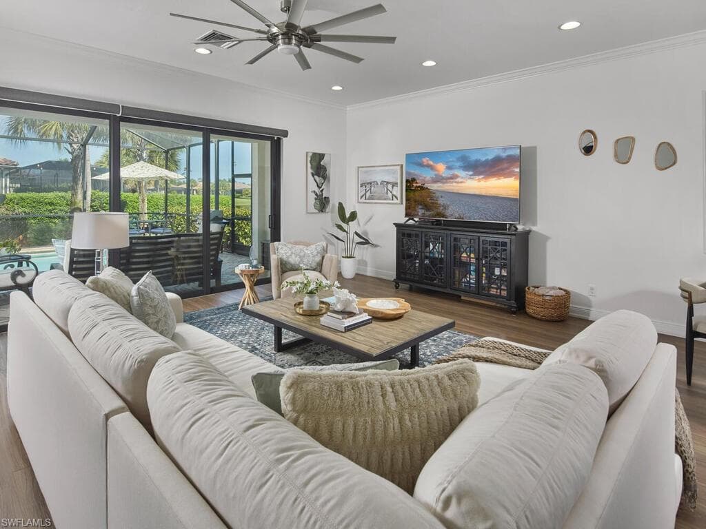 4613 Abaca Cir, Naples, FL 34119-10