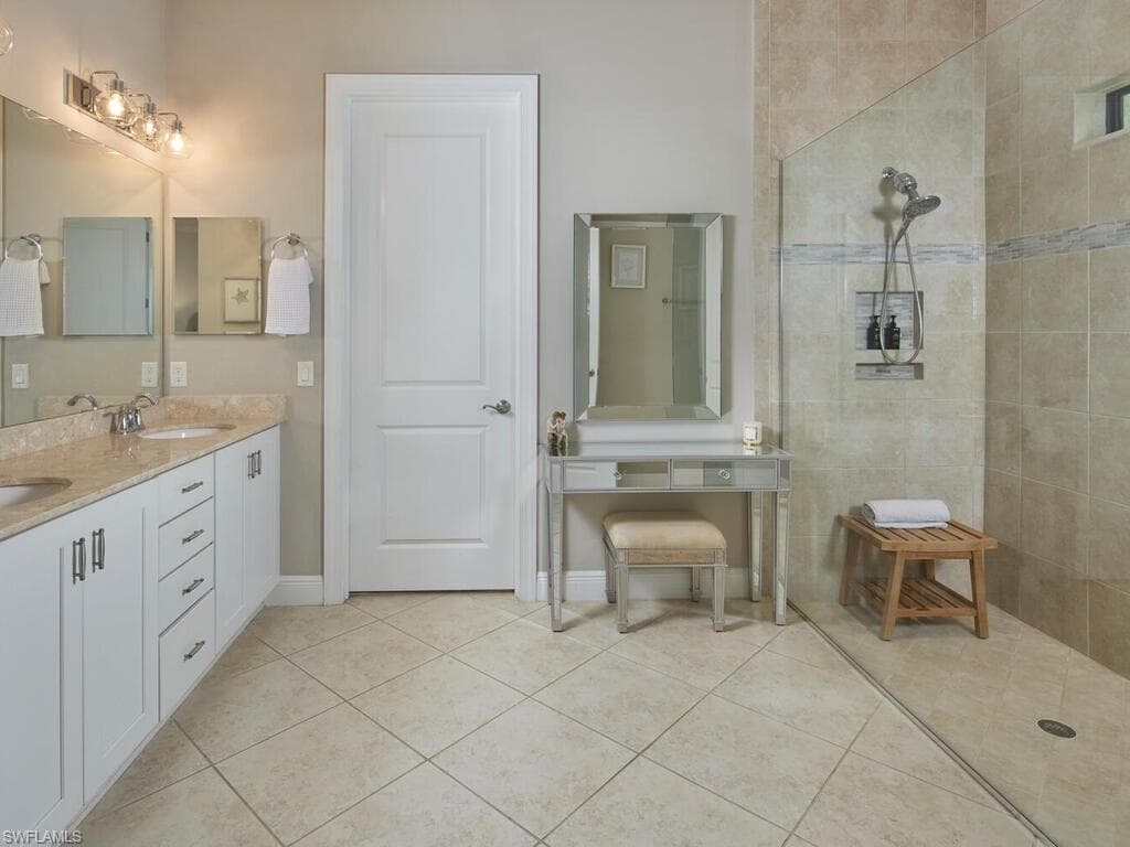 4613 Abaca Cir, Naples, FL 34119-17