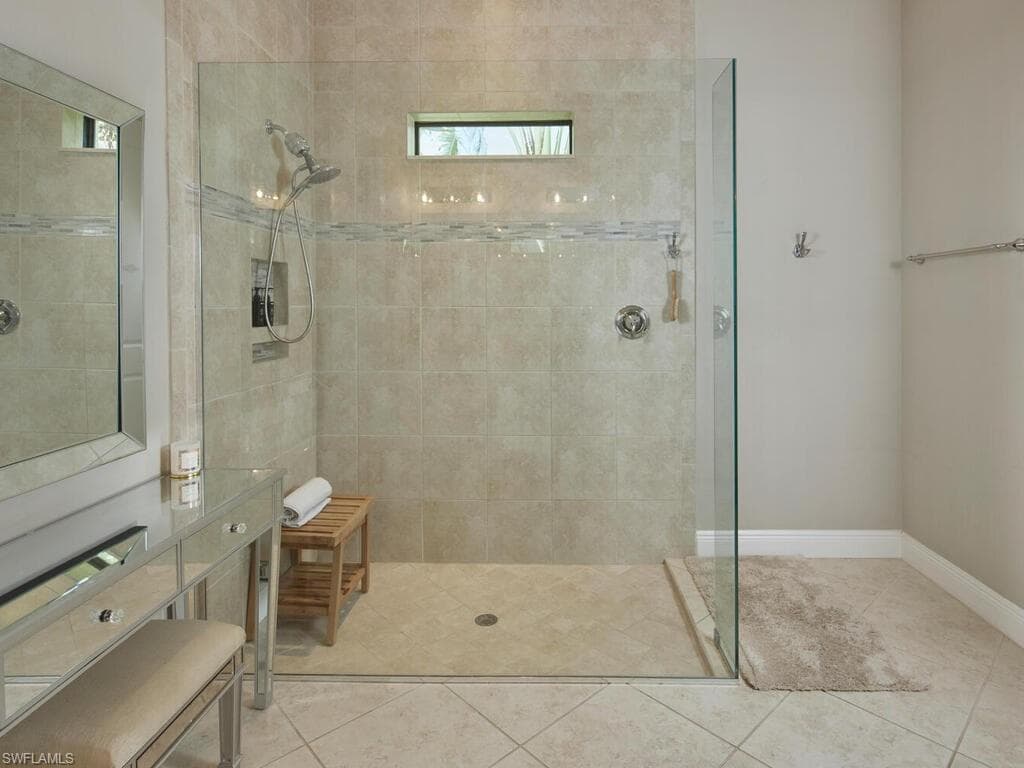 4613 Abaca Cir, Naples, FL 34119-18
