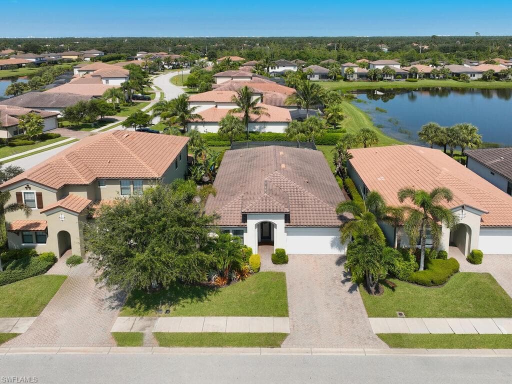 4613 Abaca Cir, Naples, FL 34119-29