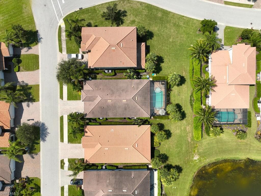 4613 Abaca Cir, Naples, FL 34119-34