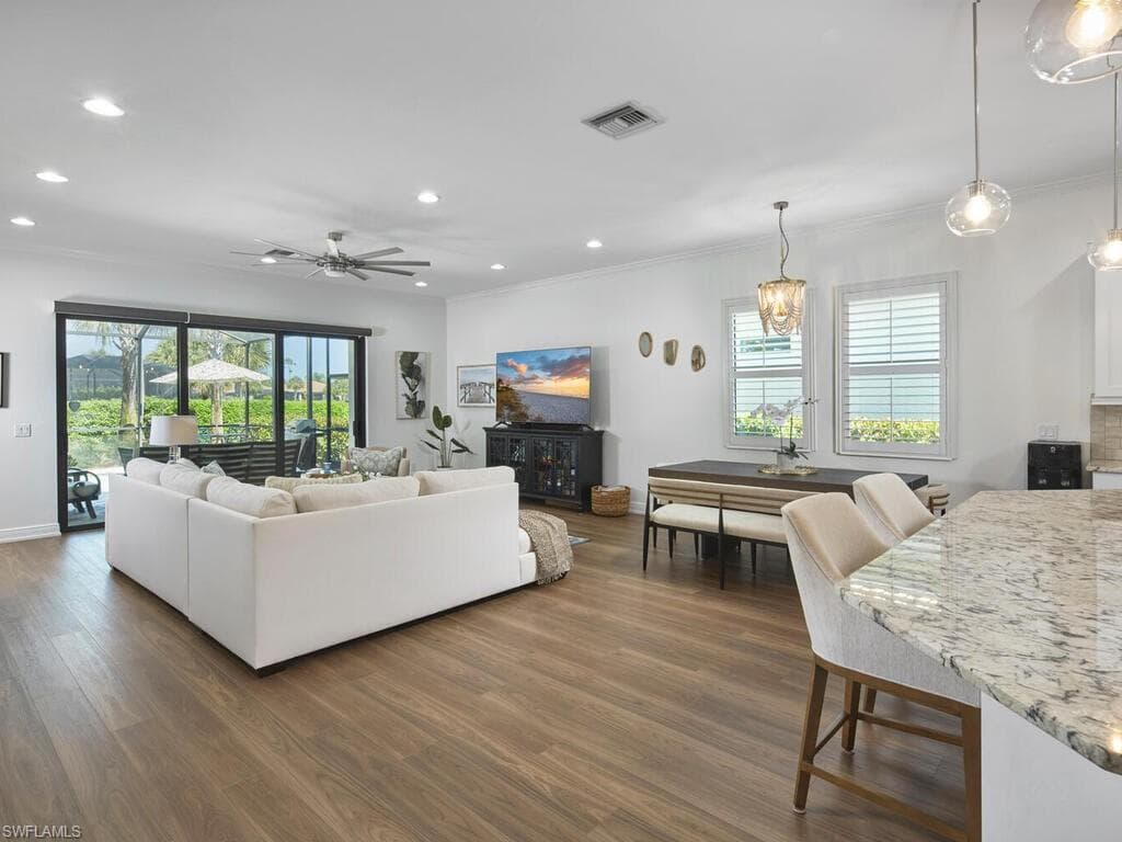 4613 Abaca Cir, Naples, FL 34119-8